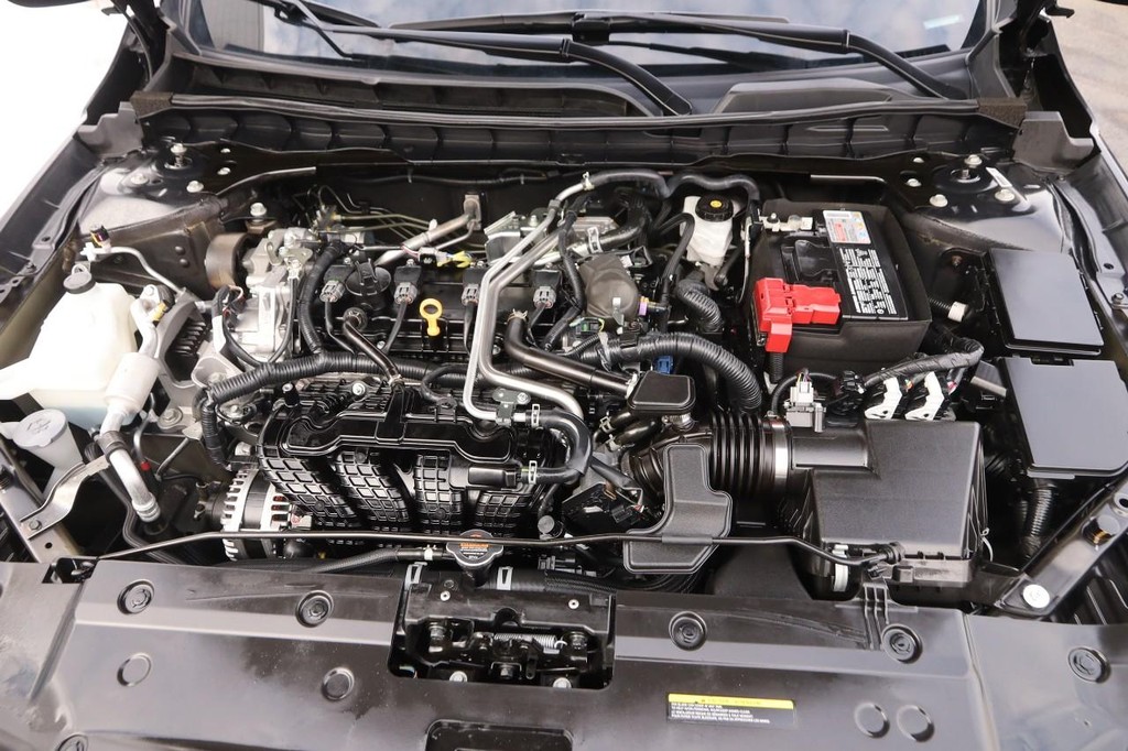 Nissan Altima Vehicle Image 26