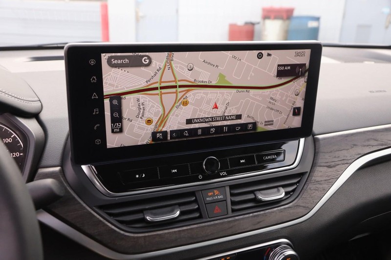 Nissan Altima Vehicle Image 15