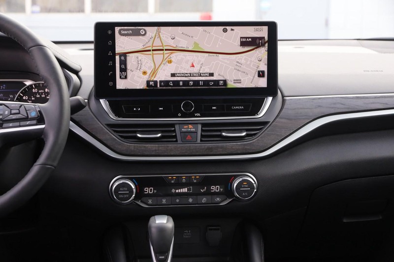 Nissan Altima Vehicle Image 23