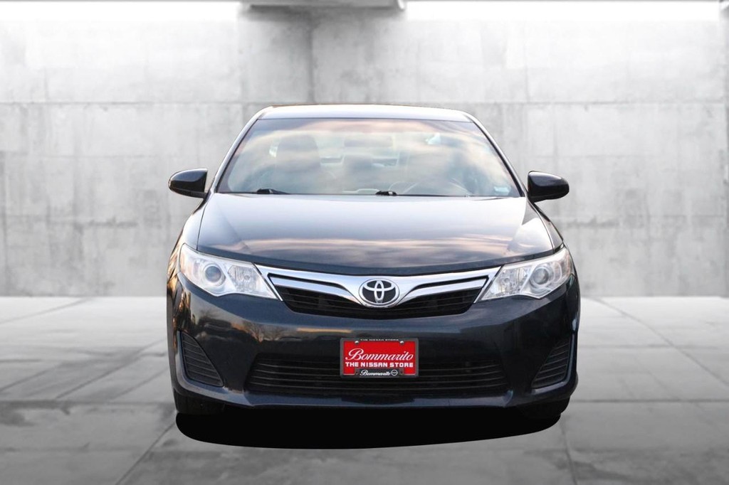 Toyota Camry Vehicle Image 04