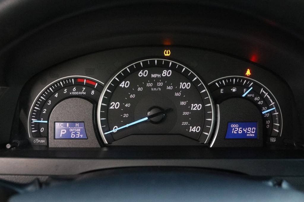 Toyota Camry Vehicle Image 13