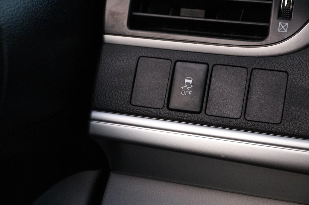 Toyota Camry Vehicle Image 16