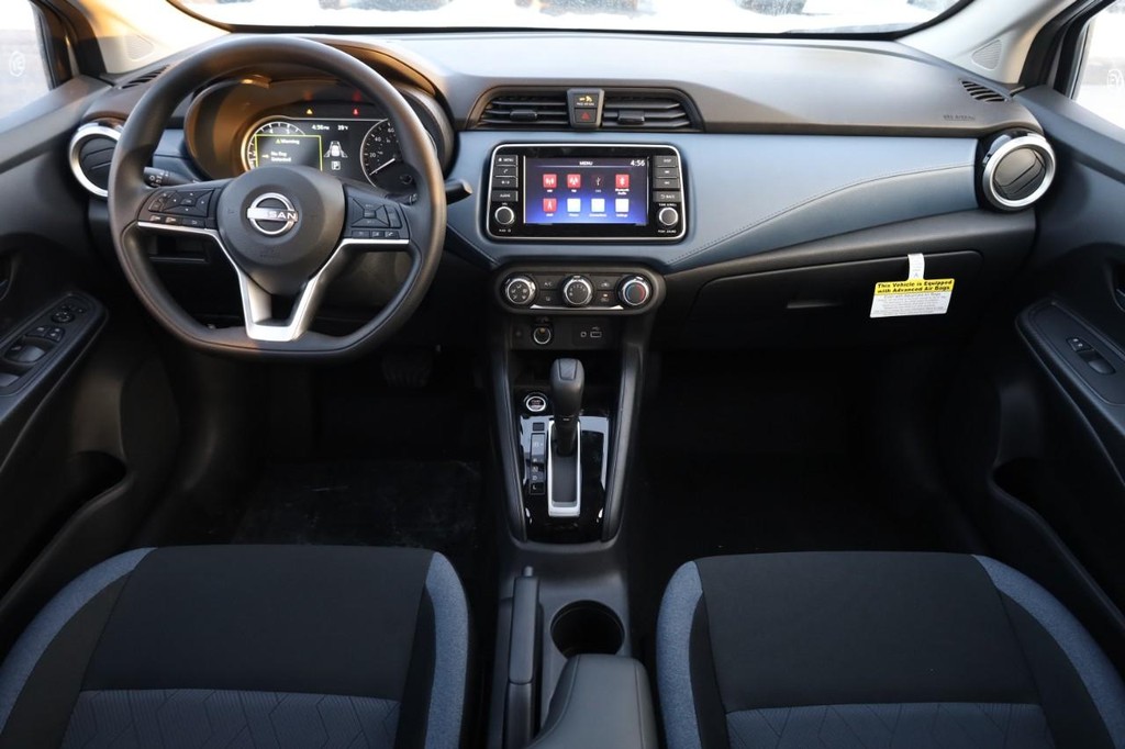 Nissan Versa Vehicle Image 21