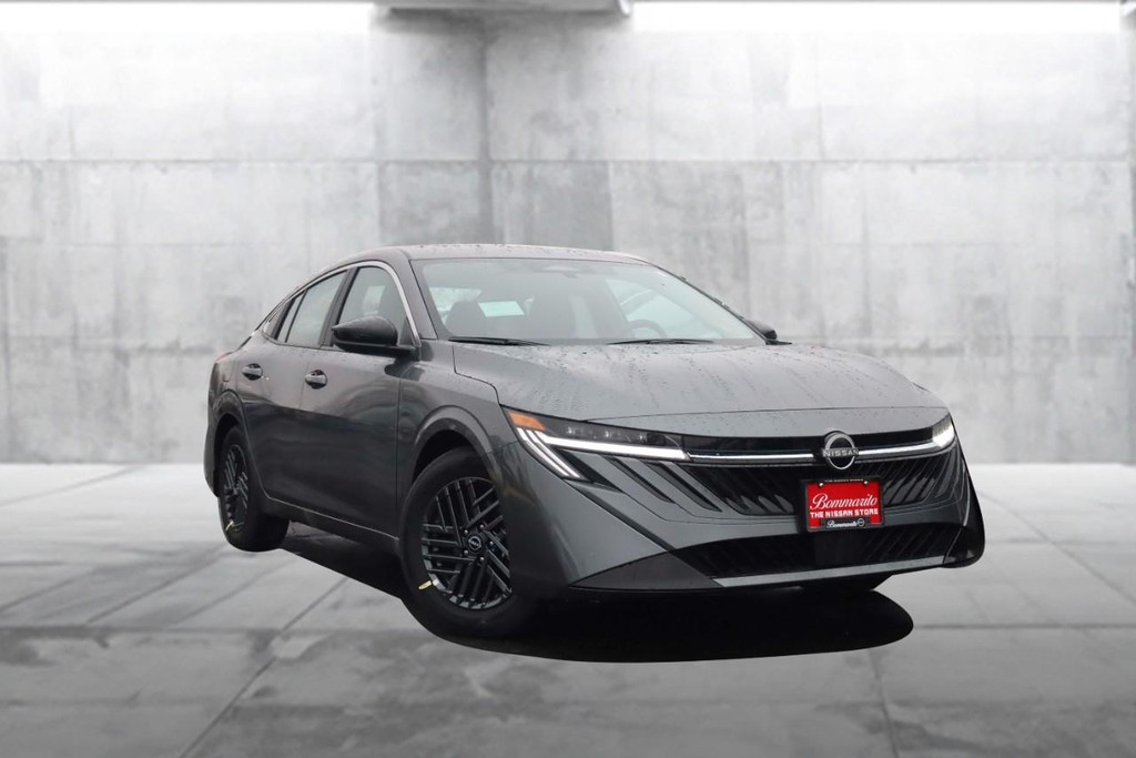 Nissan Sentra Vehicle Image 02