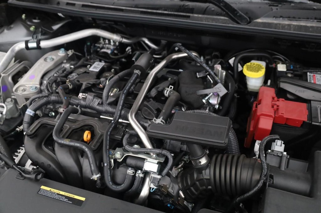 Nissan Sentra Vehicle Image 22