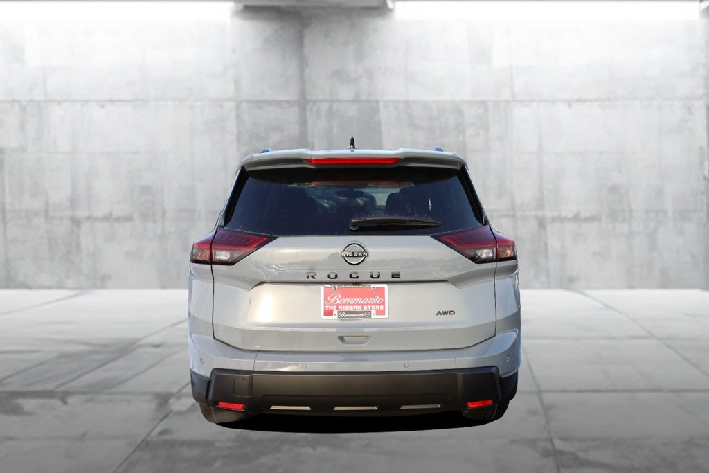 Nissan Rogue Vehicle Image 06
