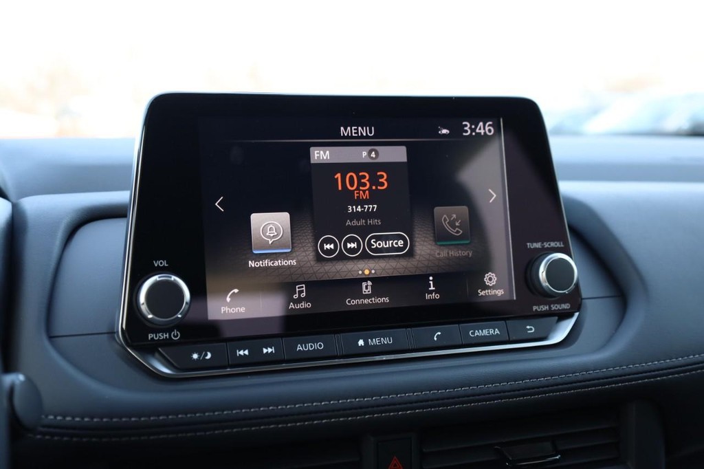 Nissan Rogue Vehicle Image 10