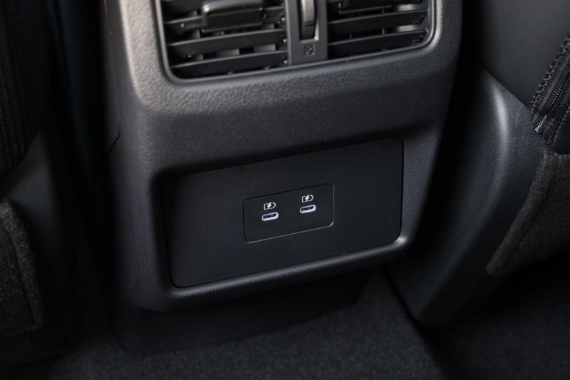 Nissan Rogue Vehicle Image 23