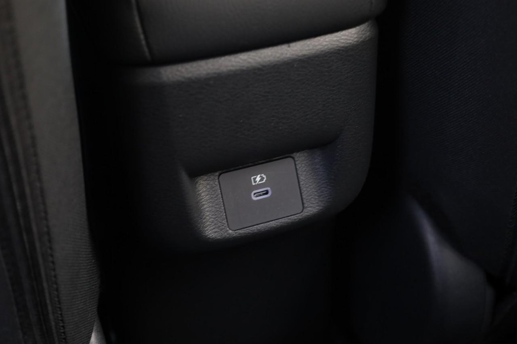 Nissan Versa Vehicle Image 20