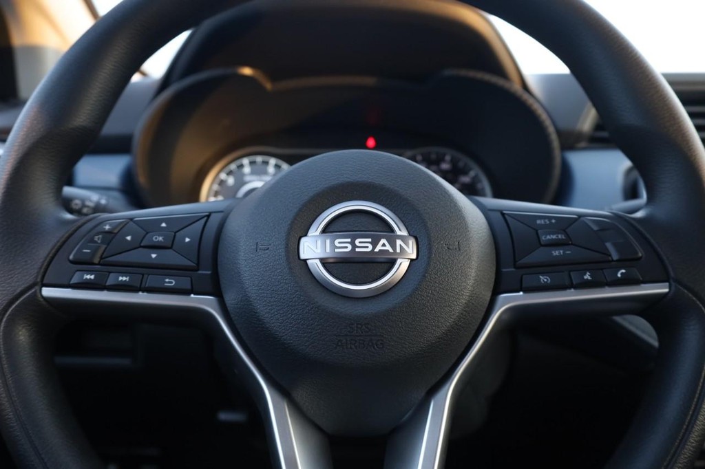 Nissan Versa Vehicle Image 08