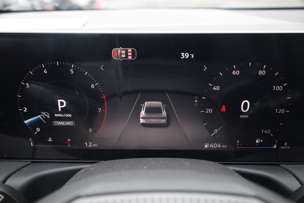 Nissan Sentra Vehicle Image 12