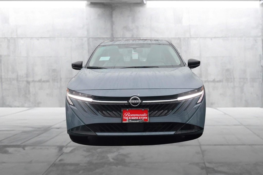 Nissan Sentra Vehicle Image 04