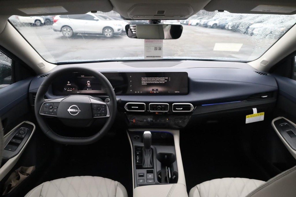 Nissan Sentra Vehicle Image 07