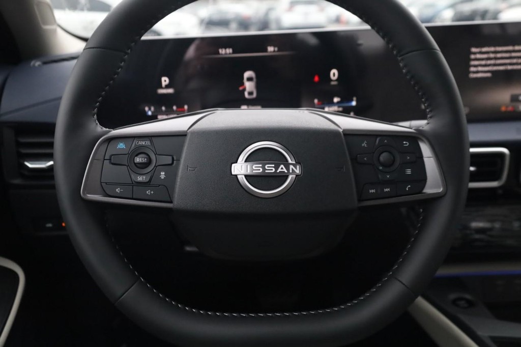 Nissan Sentra Vehicle Image 08