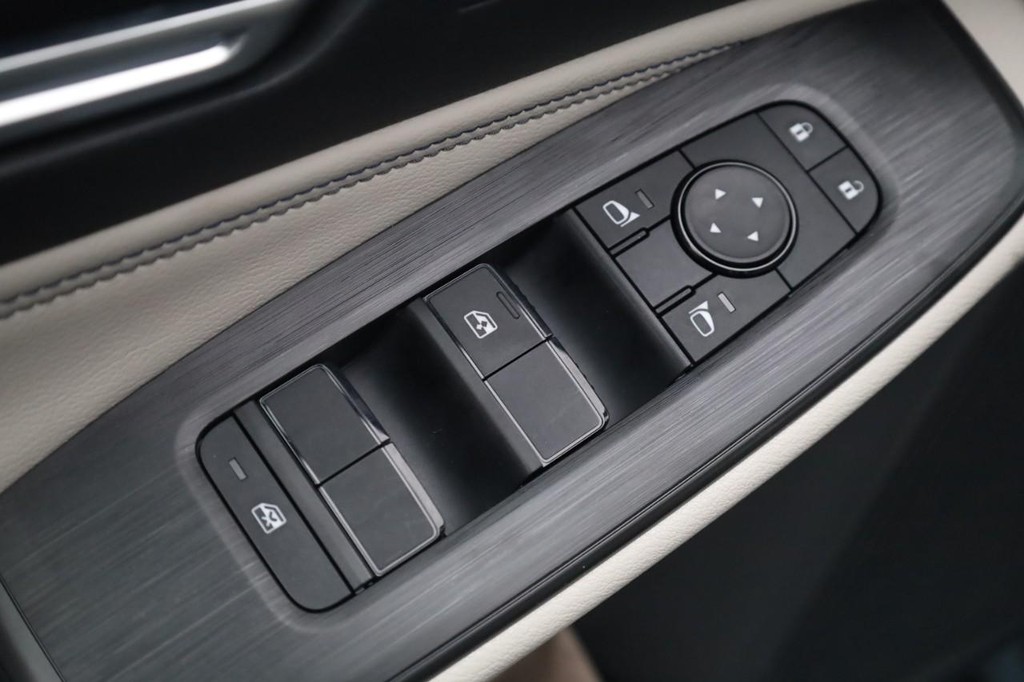 Nissan Sentra Vehicle Image 11