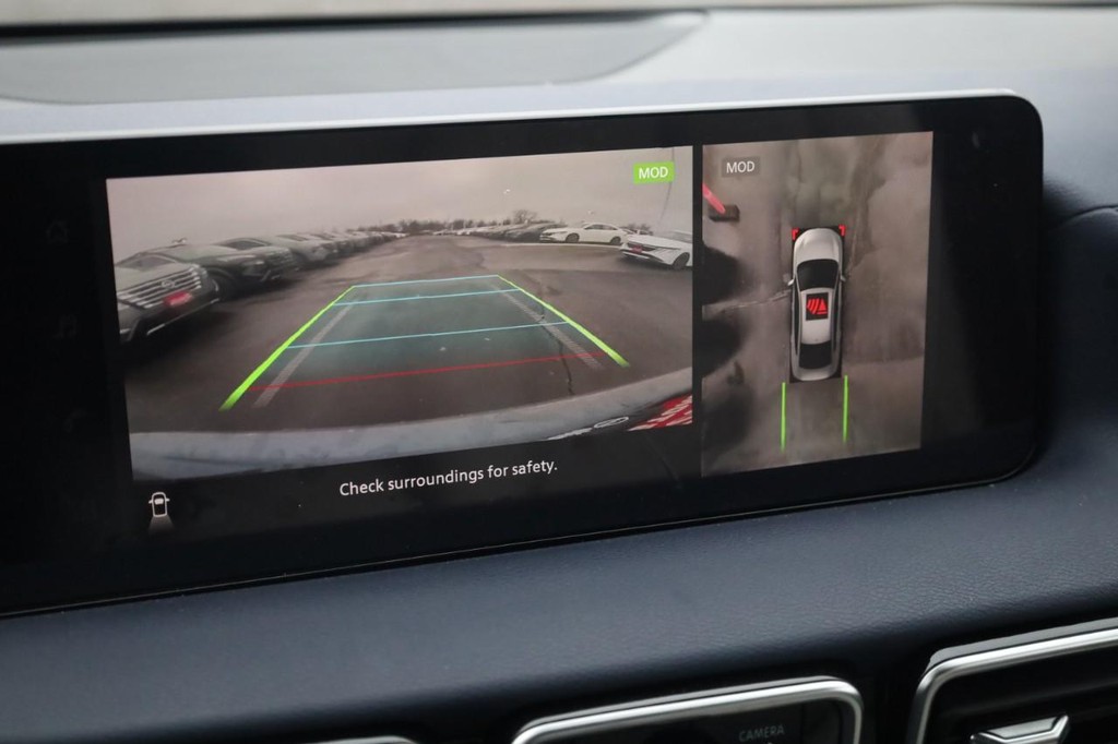 Nissan Sentra Vehicle Image 14