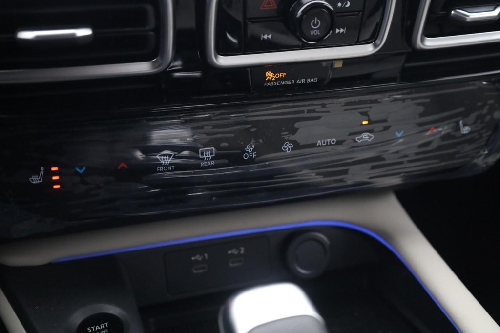 Nissan Sentra Vehicle Image 15