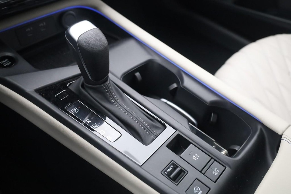 Nissan Sentra Vehicle Image 17