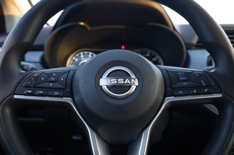 Nissan Versa Vehicle Image 08