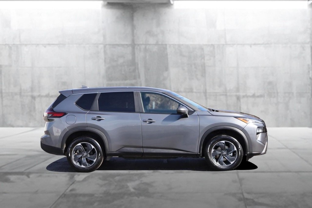 Nissan Rogue Vehicle Image 05
