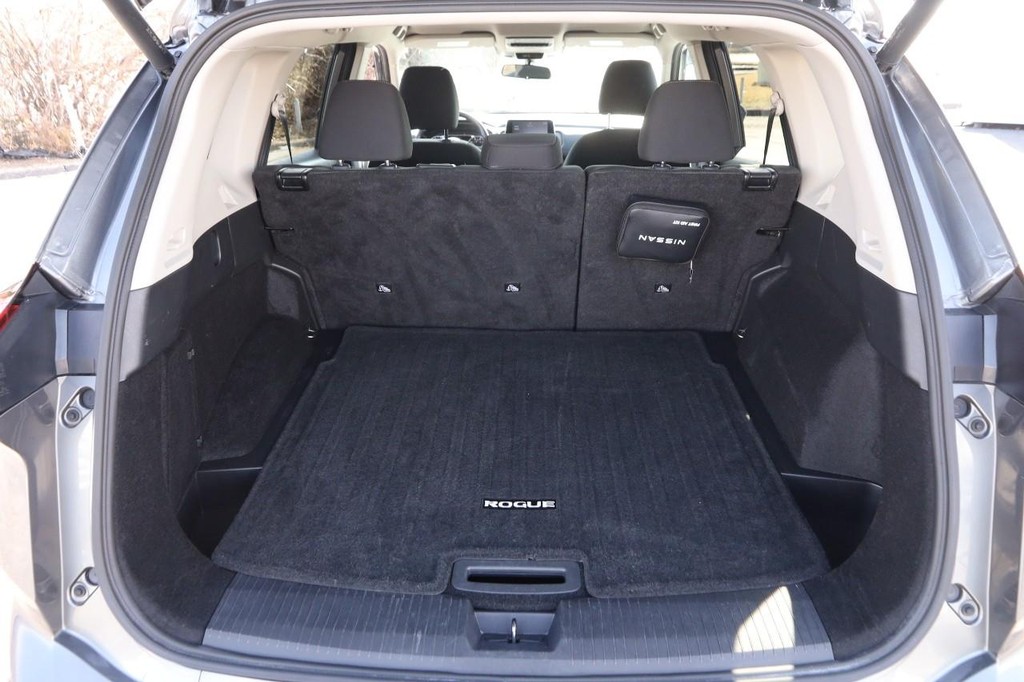 Nissan Rogue Vehicle Image 07