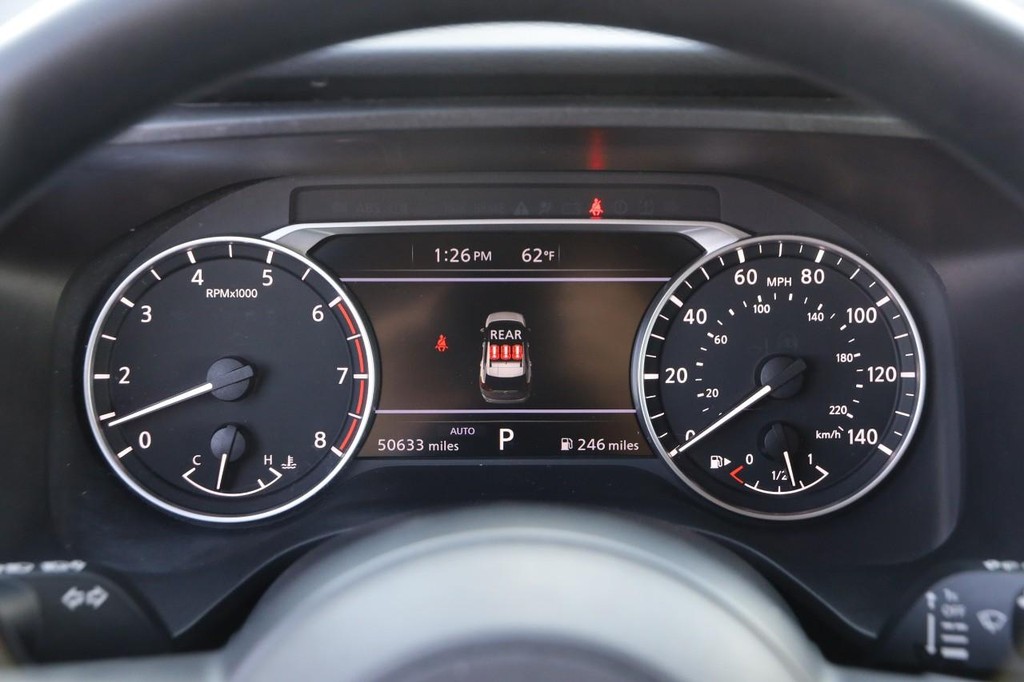 Nissan Rogue Vehicle Image 14