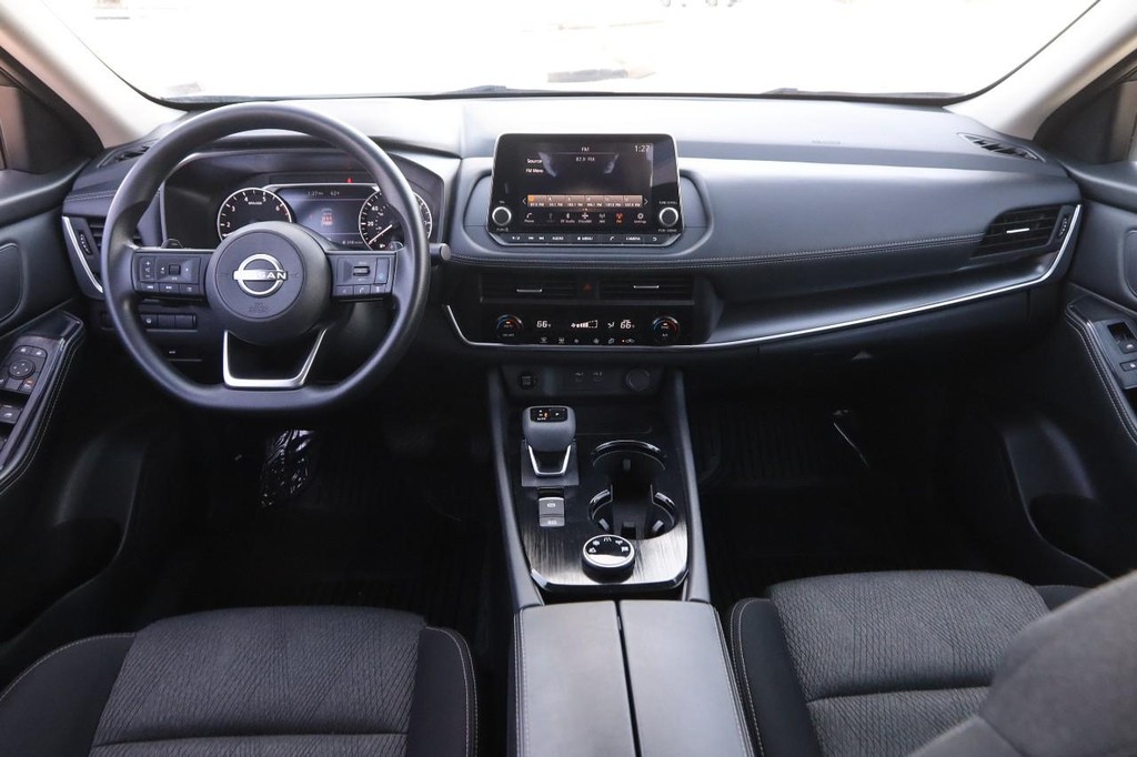 Nissan Rogue Vehicle Image 21