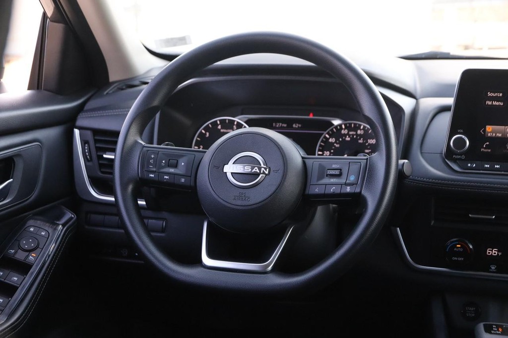 Nissan Rogue Vehicle Image 23