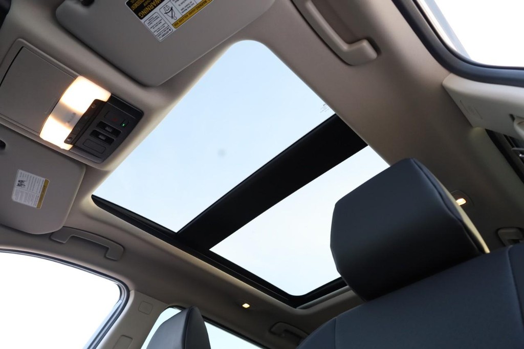 Nissan Rogue Vehicle Image 20