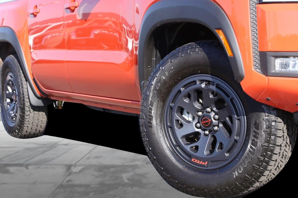 Nissan Frontier Vehicle Image 03