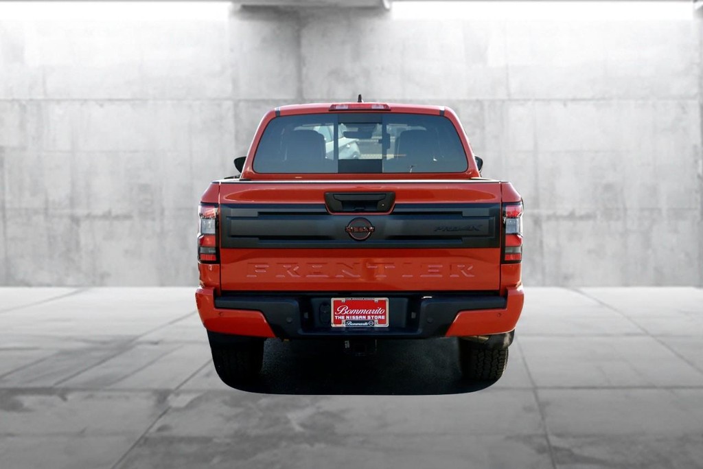 Nissan Frontier Vehicle Image 06