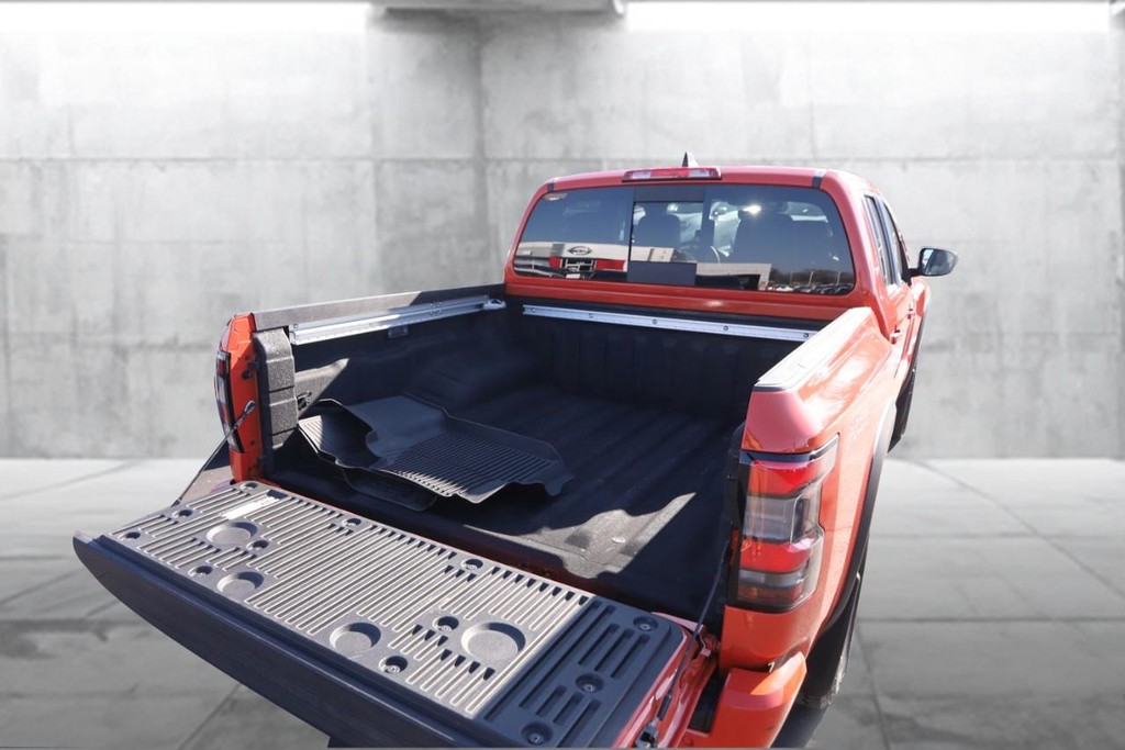 Nissan Frontier Vehicle Image 07