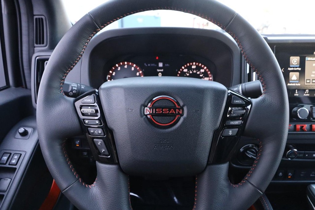 Nissan Frontier Vehicle Image 11