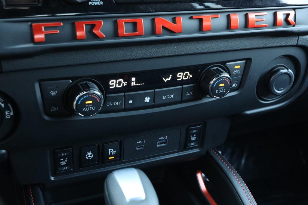 Nissan Frontier Vehicle Image 19