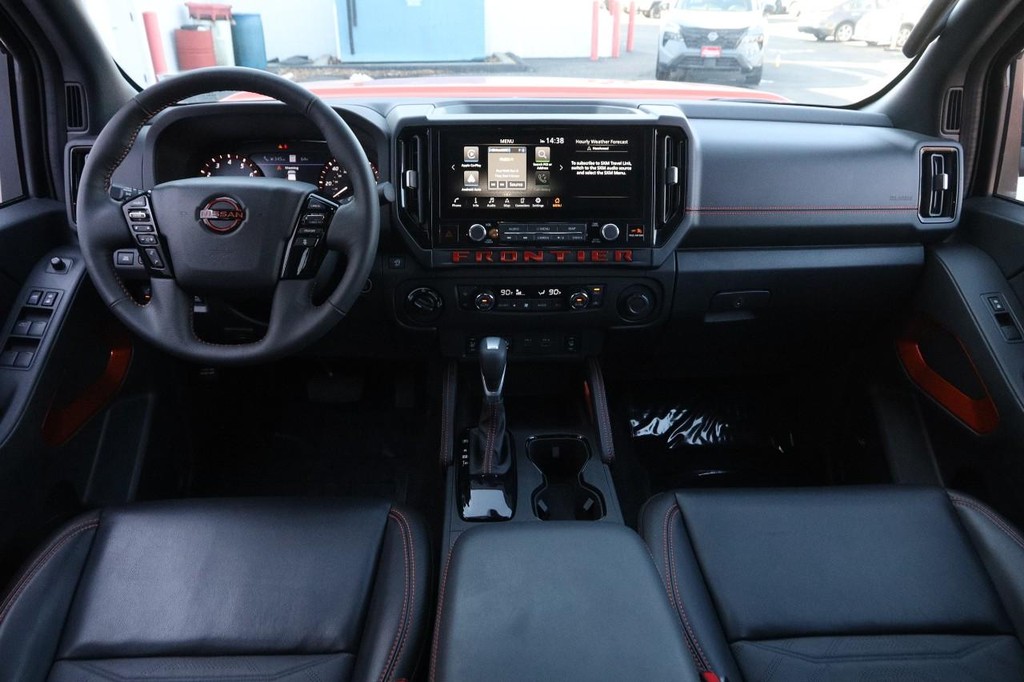 Nissan Frontier Vehicle Image 23