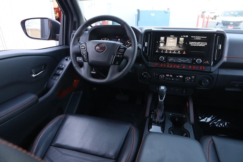 Nissan Frontier Vehicle Image 24