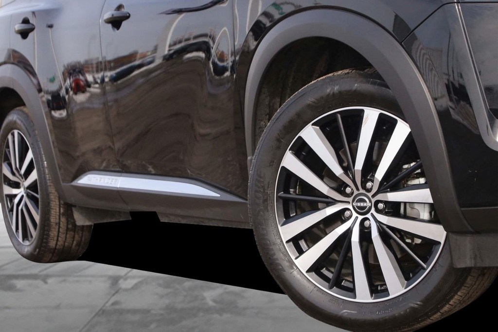 Nissan Pathfinder Vehicle Image 03