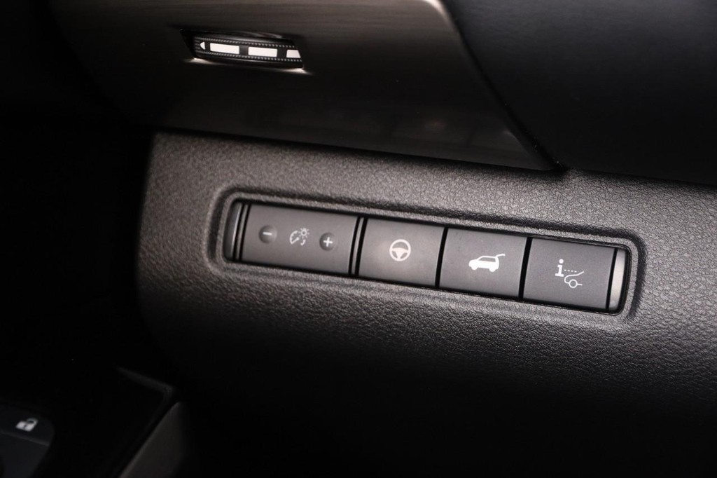 Nissan Pathfinder Vehicle Image 24