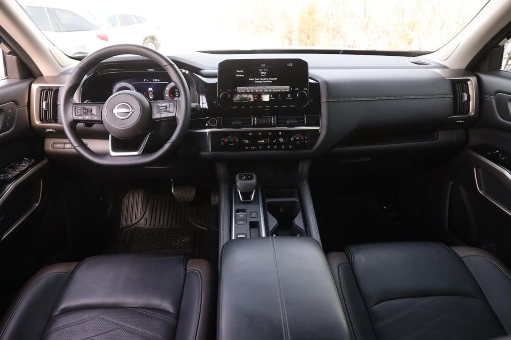 Nissan Pathfinder Vehicle Image 25