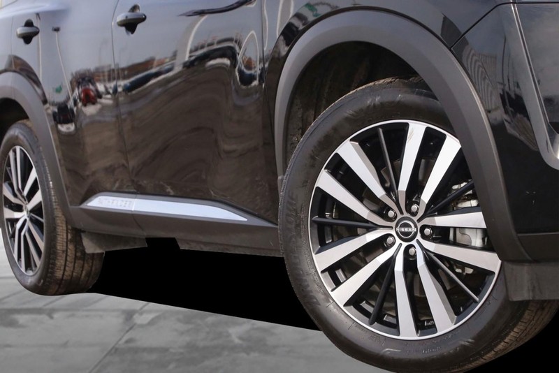 Nissan Pathfinder Vehicle Image 03