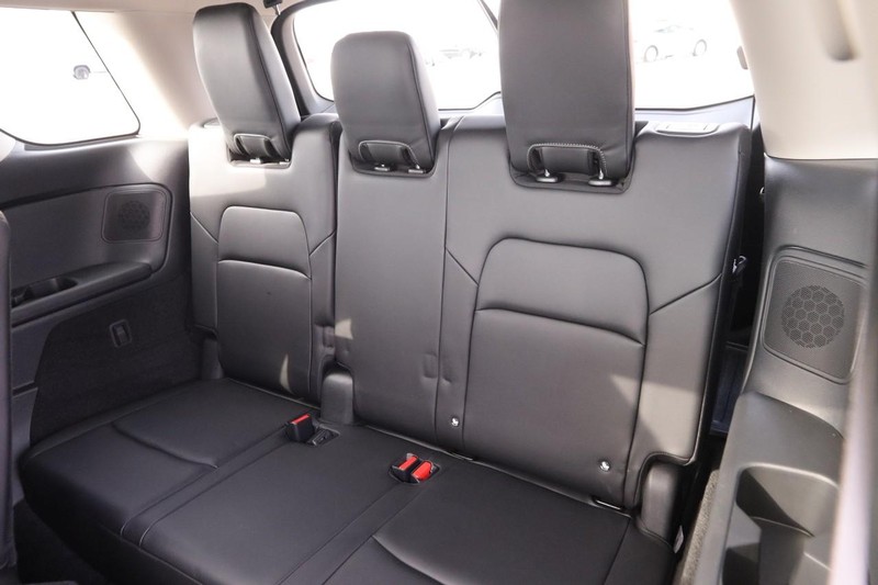 Nissan Pathfinder Vehicle Image 12