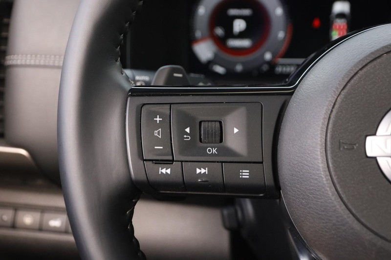 Nissan Pathfinder Vehicle Image 14