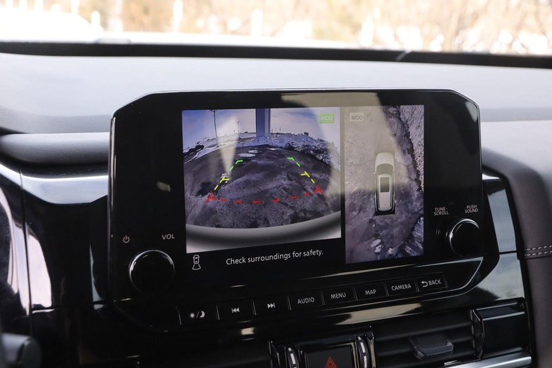 Nissan Pathfinder Vehicle Image 19