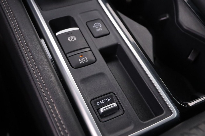 Nissan Pathfinder Vehicle Image 23