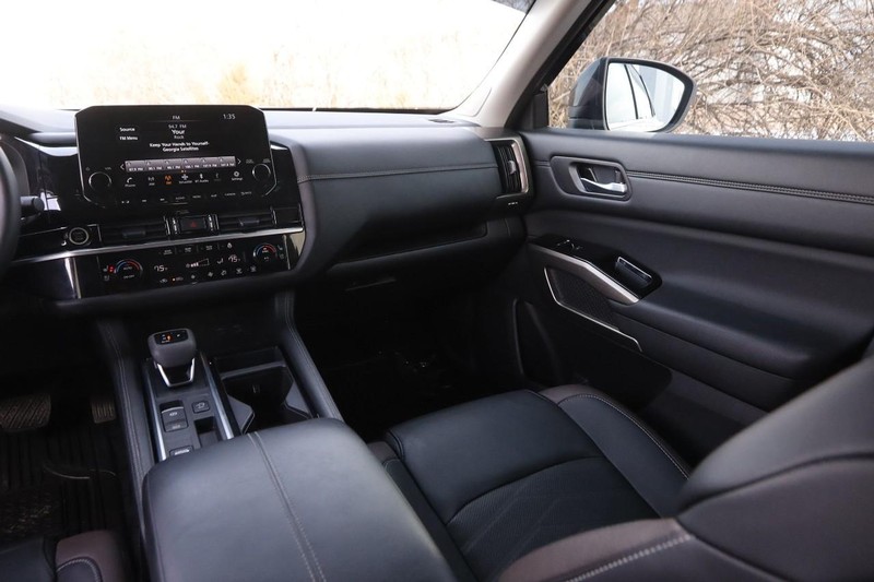 Nissan Pathfinder Vehicle Image 29