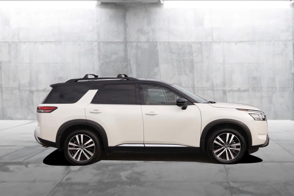 Nissan Pathfinder Vehicle Image 05