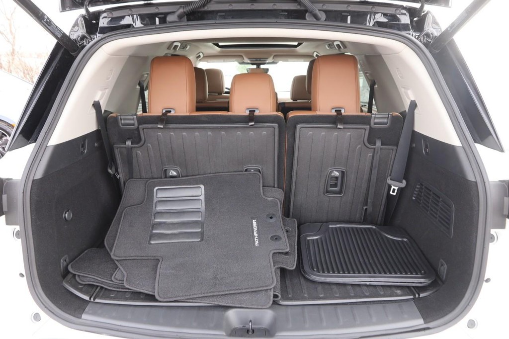 Nissan Pathfinder Vehicle Image 06