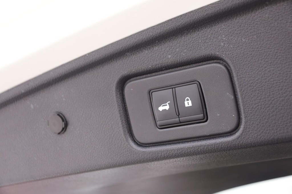 Nissan Pathfinder Vehicle Image 10