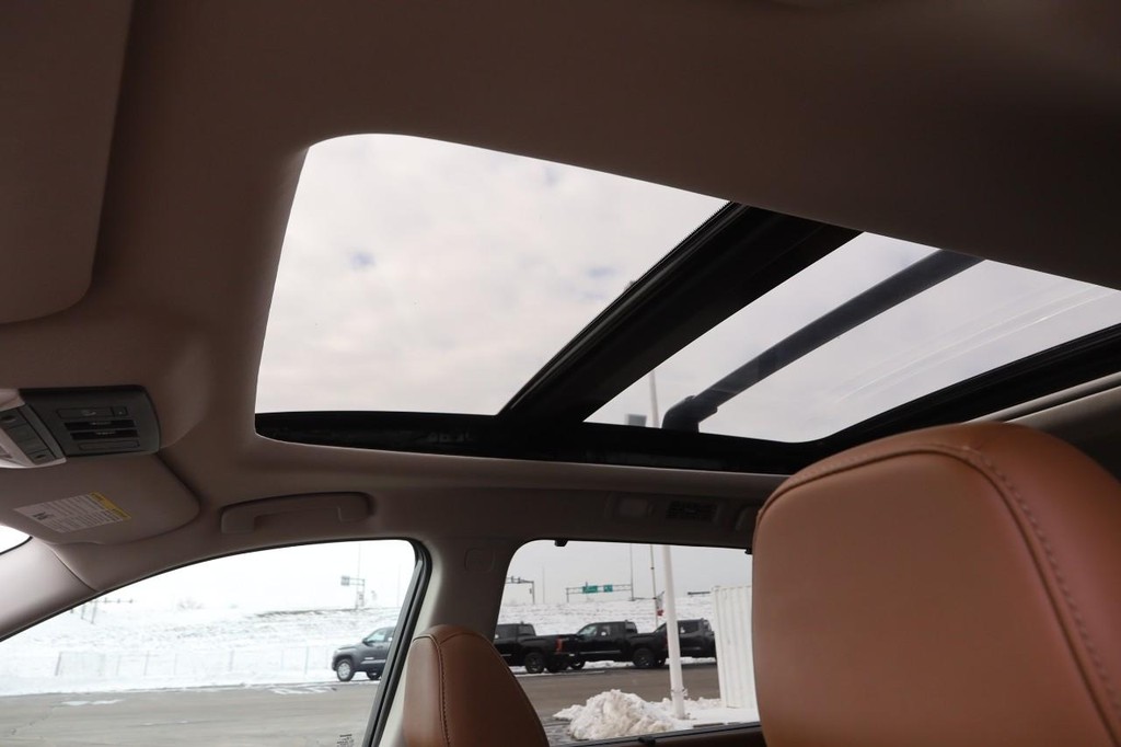 Nissan Pathfinder Vehicle Image 11