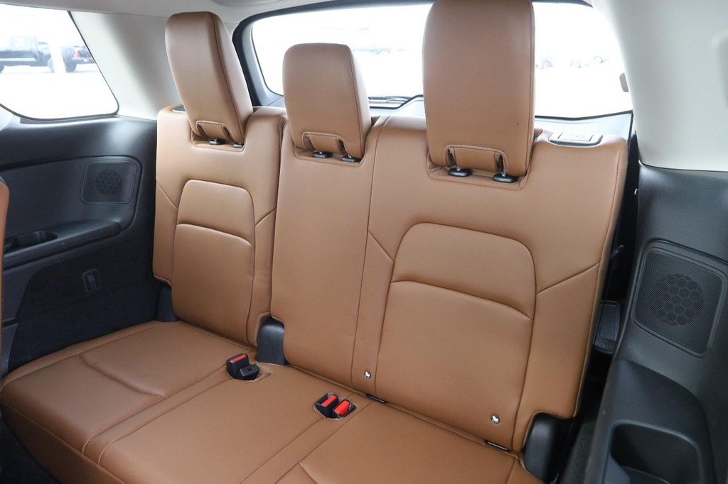 Nissan Pathfinder Vehicle Image 14